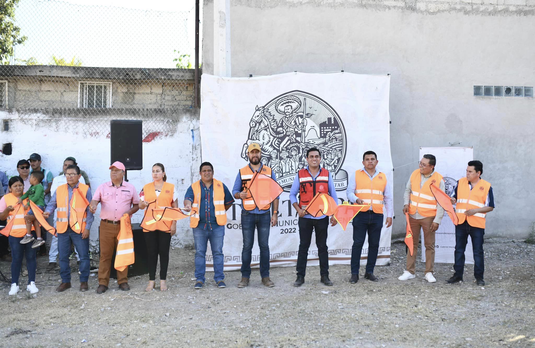 GABRIEL MORENO BRUNO ARRANCA OBRA REHABILITACIÓN DE CANCHA DEPORTIVA EN LA COLONIA EL MIRADOR DE TLALTIZAPÁN